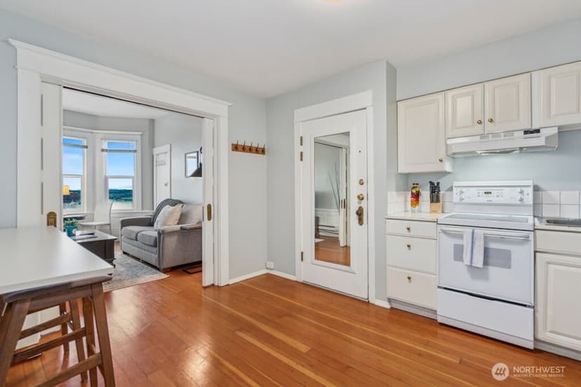 Property photo for 1124 Lakeview Boulevard E #1-4, Seattle photo 6