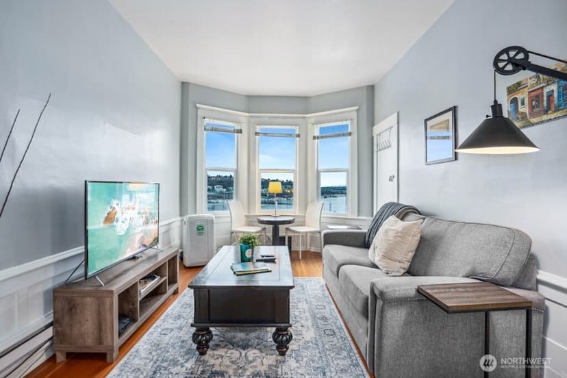 Property photo for 1124 Lakeview Boulevard E #1-4, Seattle photo 4