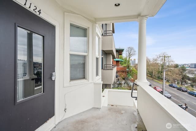 Property photo for 1124 Lakeview Boulevard E #1-4, Seattle photo 3