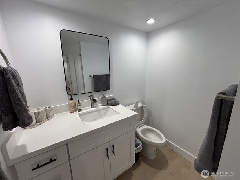 Property photo for 1124 Lakeview Boulevard E #1-4, Seattle photo 15