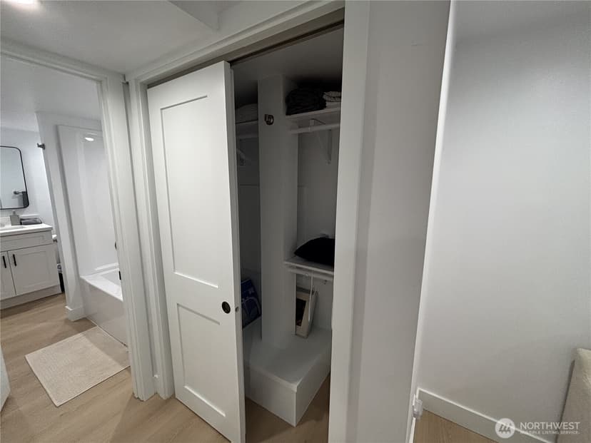 Property photo for 1124 Lakeview Boulevard E #1-4, Seattle photo 16