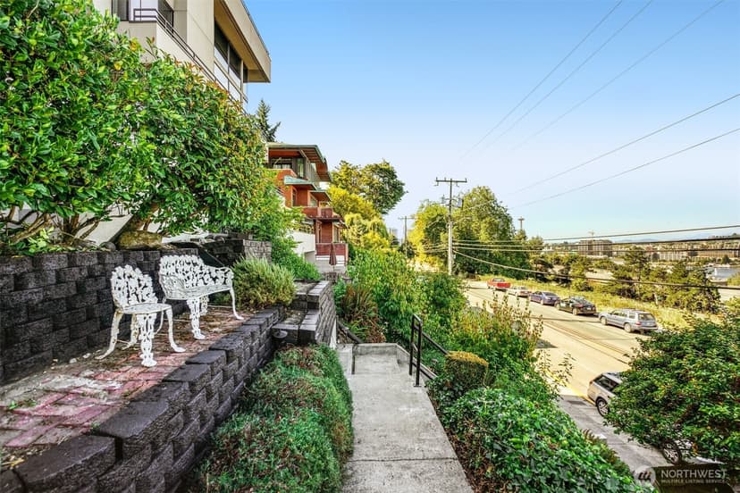 Property photo for 1124 Lakeview Boulevard E #1-4, Seattle photo 22