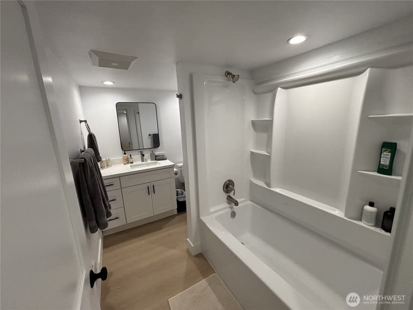 Property photo for 1124 Lakeview Boulevard E #1-4, Seattle photo 14