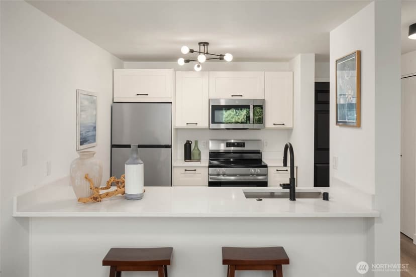 Property photo for 10501 8th Avenue NE #430, Seattle photo 10