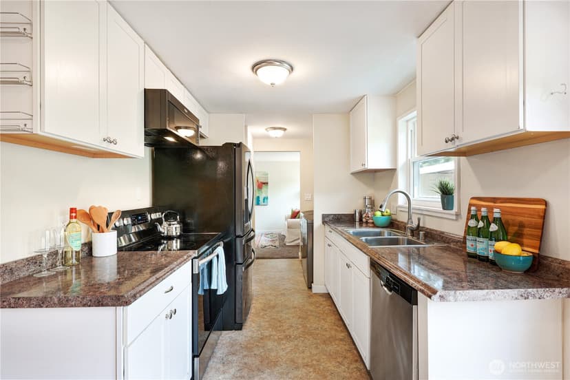 Property photo for 8005 220th Street SW, Edmonds photo 11