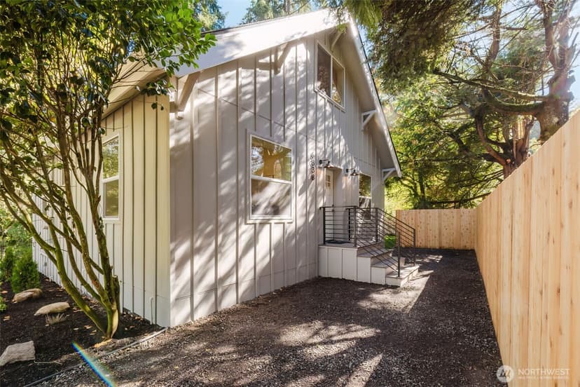Property photo for 6338 Blakely Avenue NE, Bainbridge Island photo 3