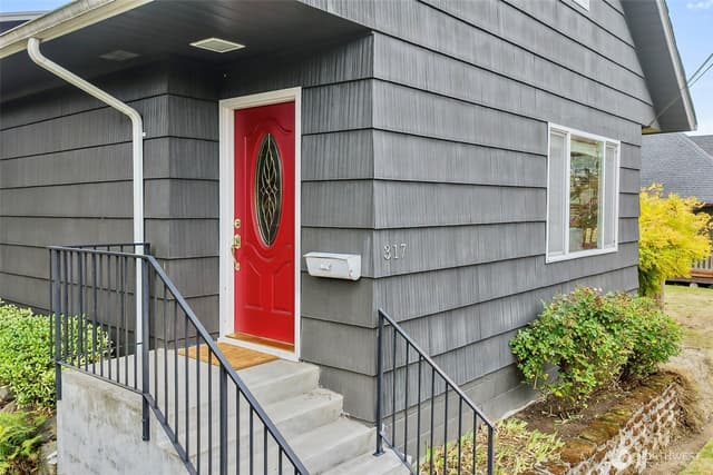 Property photo for 317 AVE J, Snohomish photo 2