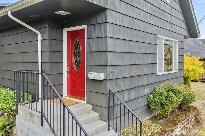 Property photo for 317 AVE J, Snohomish photo 2