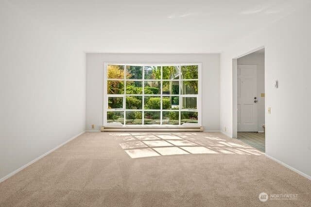 Property photo for 1420 Bellevue Way SE #8, Bellevue photo 3