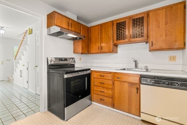 Property photo for 1420 Bellevue Way SE #8, Bellevue photo 12