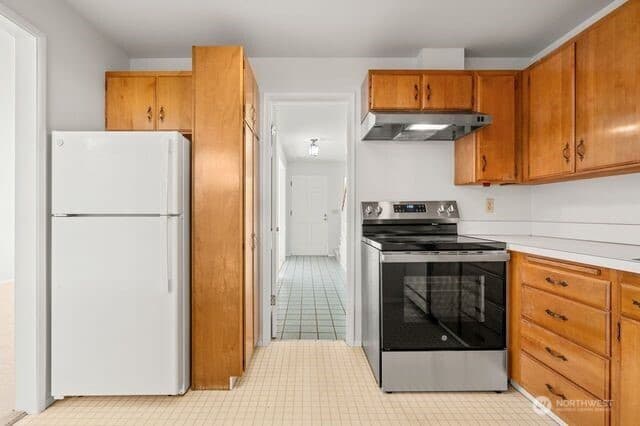 Property photo for 1420 Bellevue Way SE #8, Bellevue photo 11
