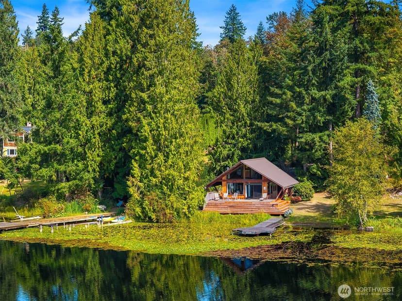 Property photo for 11521 E Lake Joy Drive NE, Carnation photo 2