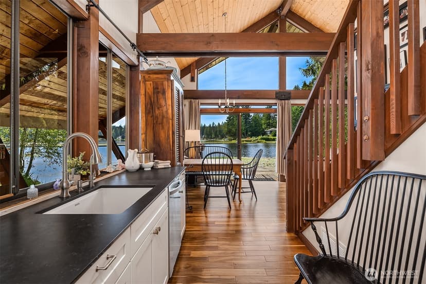Property photo for 11521 E Lake Joy Drive NE, Carnation photo 17