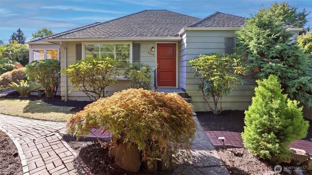 Property photo for 7419 48th Avenue NE, Seattle photo 3