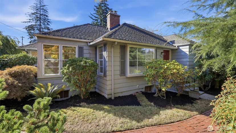 Property photo for 7419 48th Avenue NE, Seattle photo 2