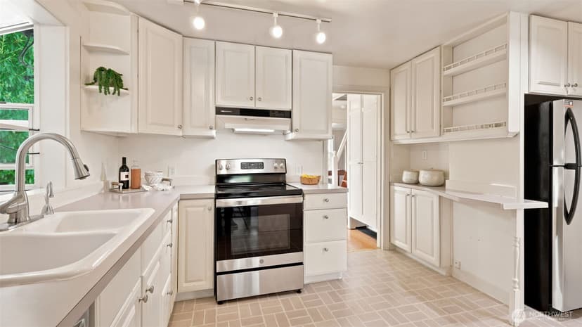 Property photo for 7419 48th Avenue NE, Seattle photo 11