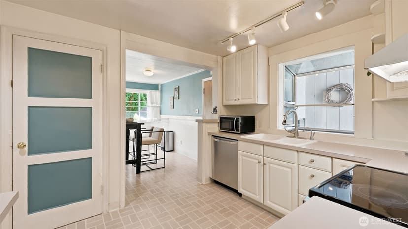Property photo for 7419 48th Avenue NE, Seattle photo 13