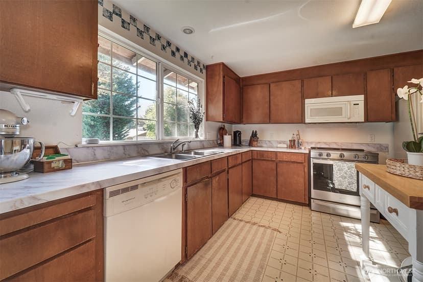 Property photo for 4576 SE Orchard Lane, Port Orchard photo 11