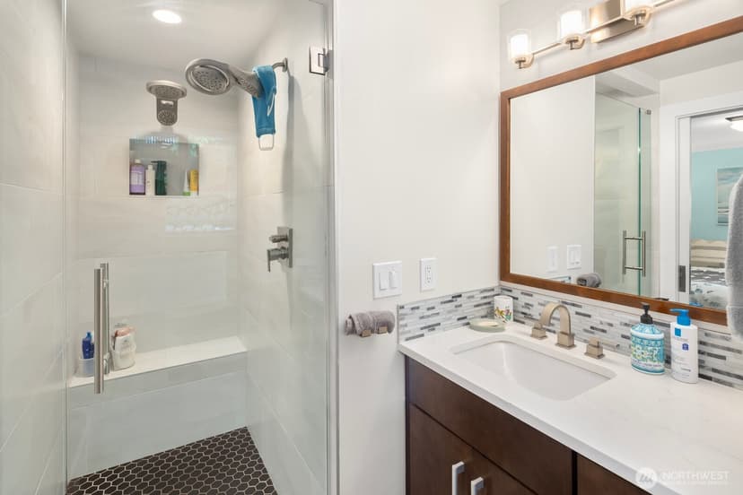 Property photo for 103 NW 171st Street, Shoreline photo 21
