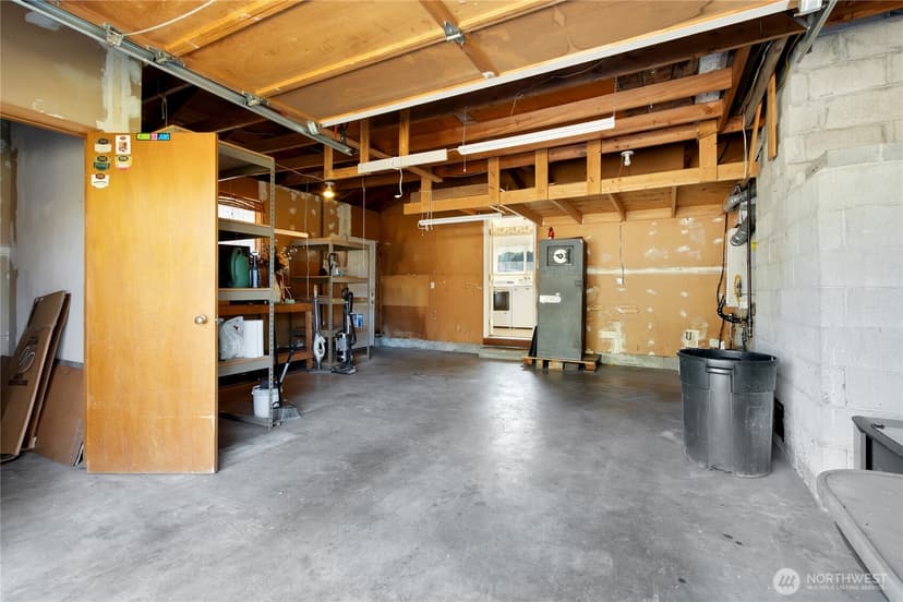 Property photo for 820 9th Avenue NW, Puyallup photo 32