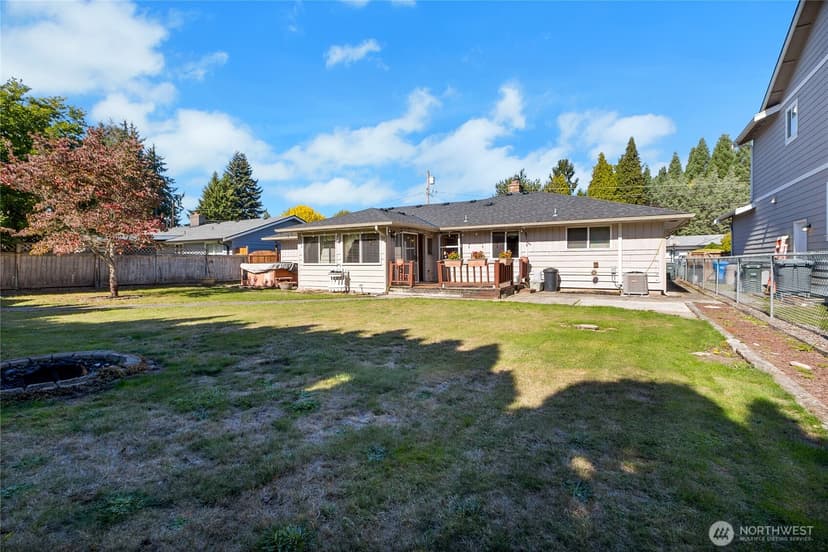 Property photo for 820 9th Avenue NW, Puyallup photo 25