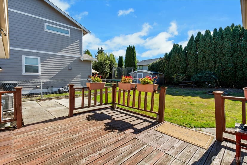 Property photo for 820 9th Avenue NW, Puyallup photo 21