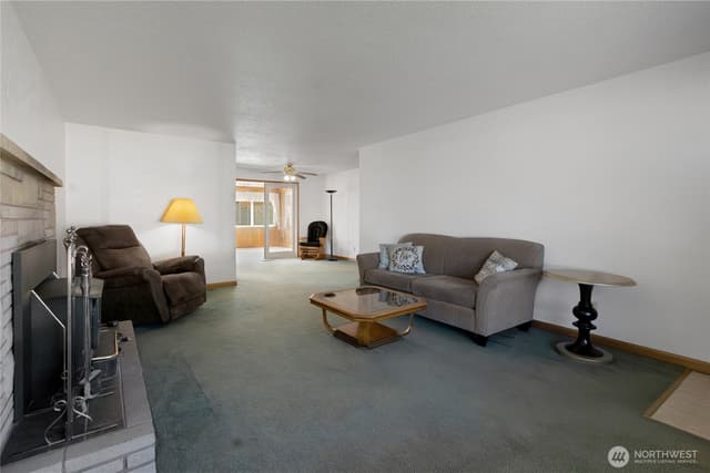 Property photo for 820 9th Avenue NW, Puyallup photo 5