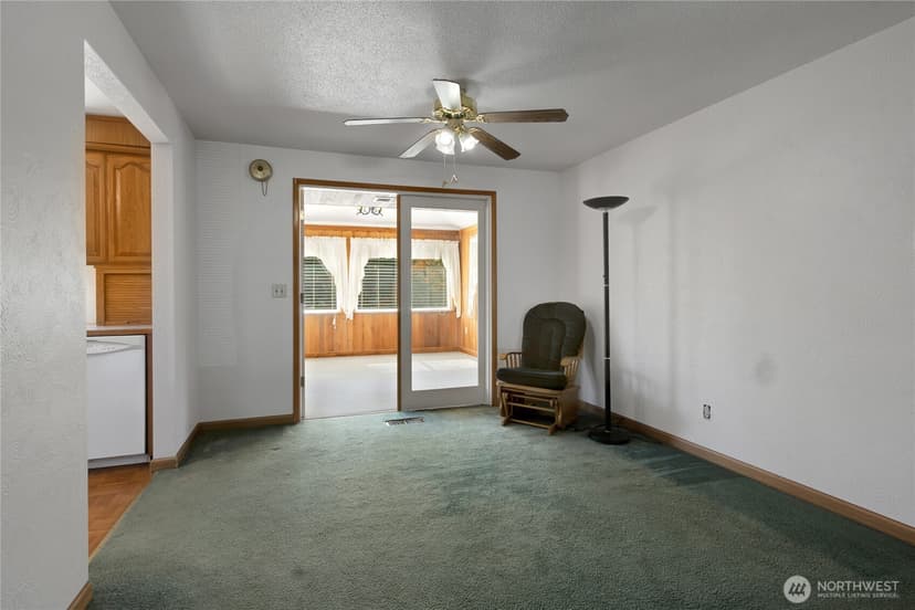 Property photo for 820 9th Avenue NW, Puyallup photo 6