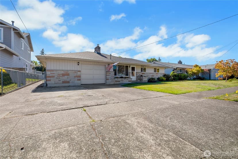 Property photo for 820 9th Avenue NW, Puyallup photo 31