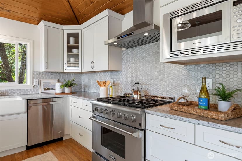 Property photo for 5930 Rose Loop NE, Bainbridge Island photo 7