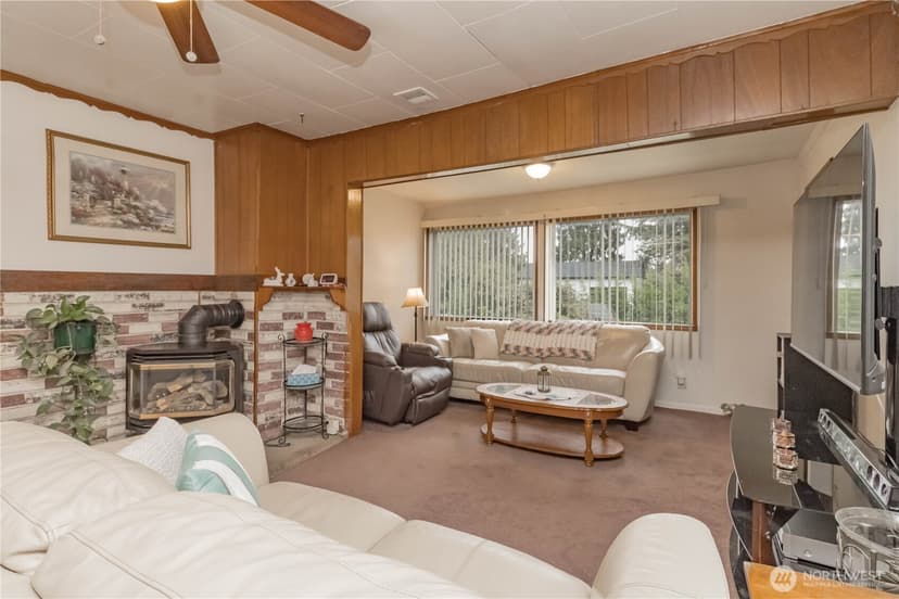 Property photo for 10622 Fruitland Avenue E, Puyallup photo 3