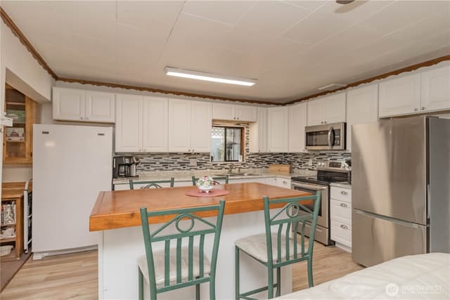Property photo for 10622 Fruitland Avenue E, Puyallup photo 5