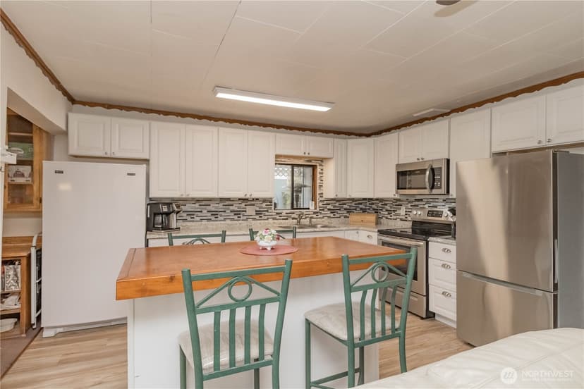 Property photo for 10622 Fruitland Avenue E, Puyallup photo 5