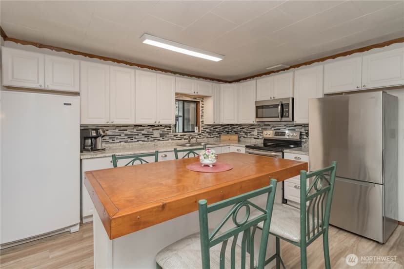 Property photo for 10622 Fruitland Avenue E, Puyallup photo 6