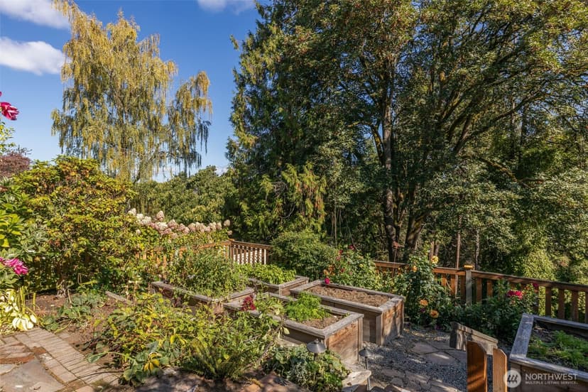 Property photo for 2324 34th Avenue S, Seattle photo 10