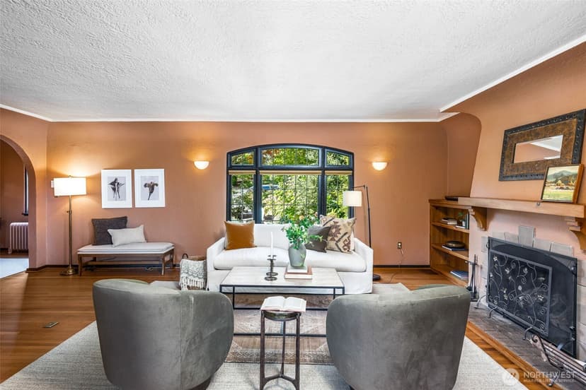 Property photo for 2324 34th Avenue S, Seattle photo 11