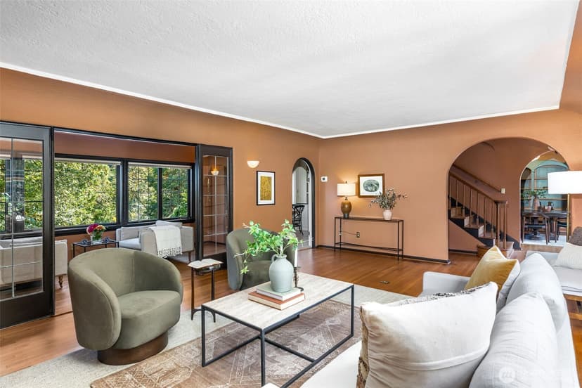 Property photo for 2324 34th Avenue S, Seattle photo 14