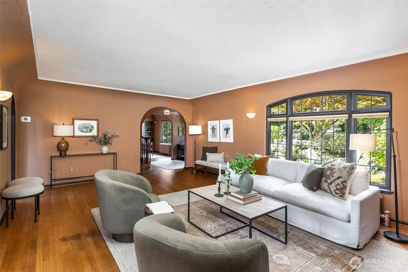 Property photo for 2324 34th Avenue S, Seattle photo 16