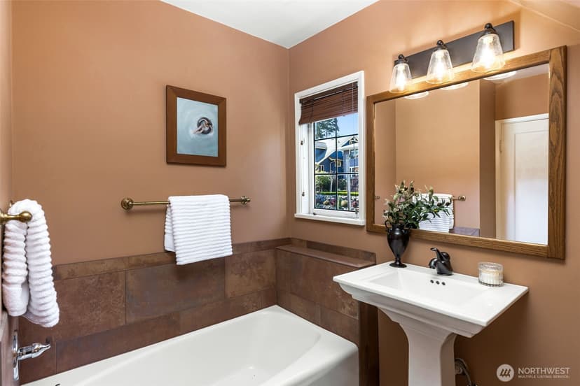 Property photo for 2324 34th Avenue S, Seattle photo 38