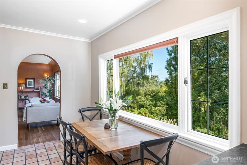 Property photo for 2324 34th Avenue S, Seattle photo 18