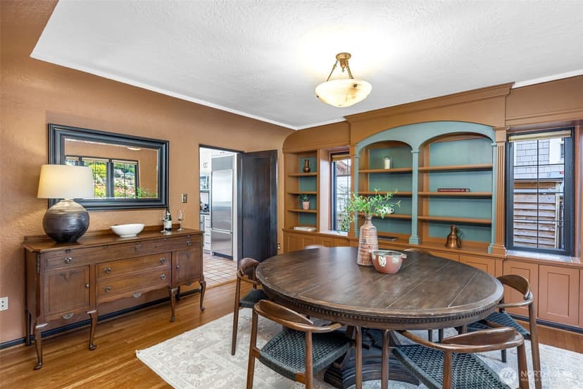 Property photo for 2324 34th Avenue S, Seattle photo 27
