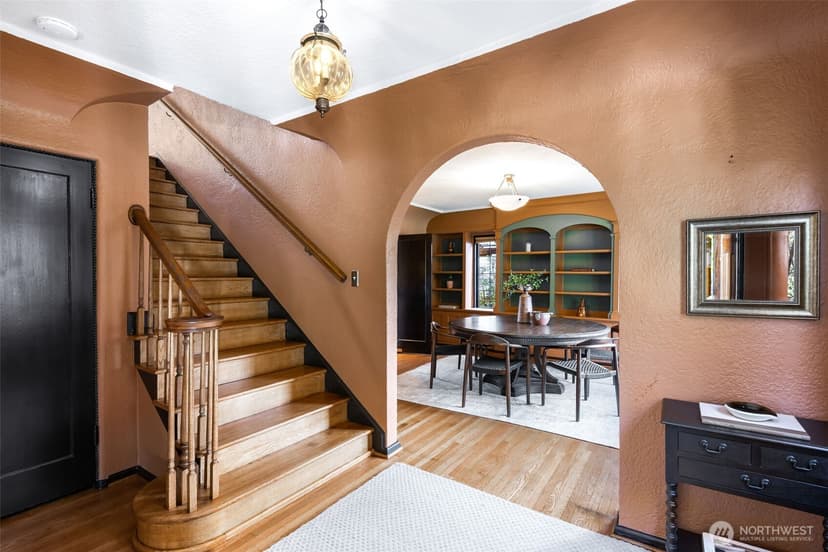 Property photo for 2324 34th Avenue S, Seattle photo 4