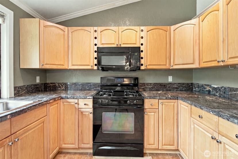Property photo for 10429 10th Place SE, Lake Stevens photo 15