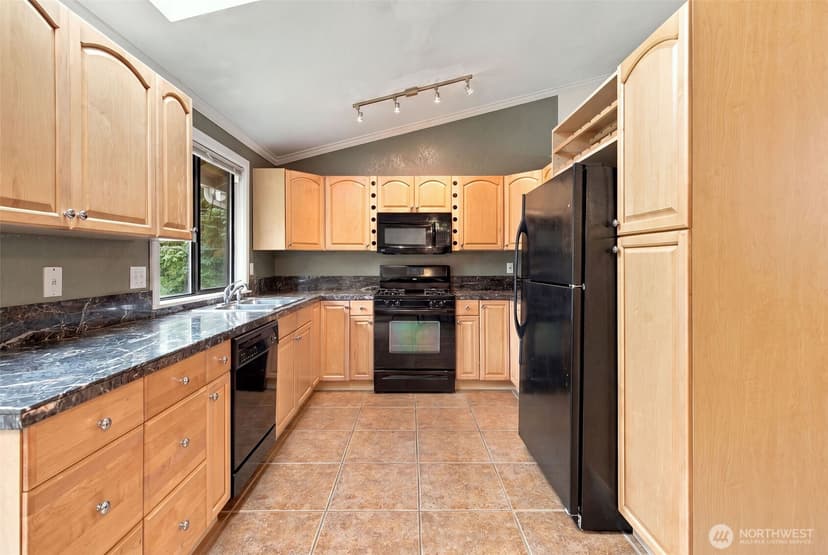 Property photo for 10429 10th Place SE, Lake Stevens photo 13