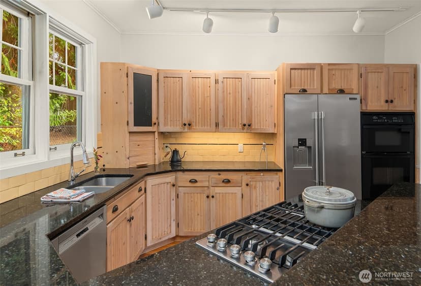 Property photo for 603 Landmark Court NE, Bainbridge Island photo 10