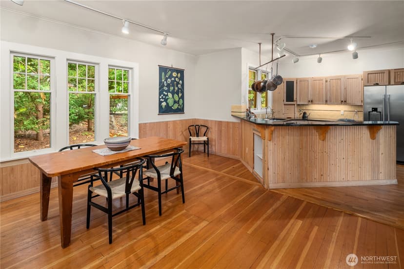 Property photo for 603 Landmark Court NE, Bainbridge Island photo 11