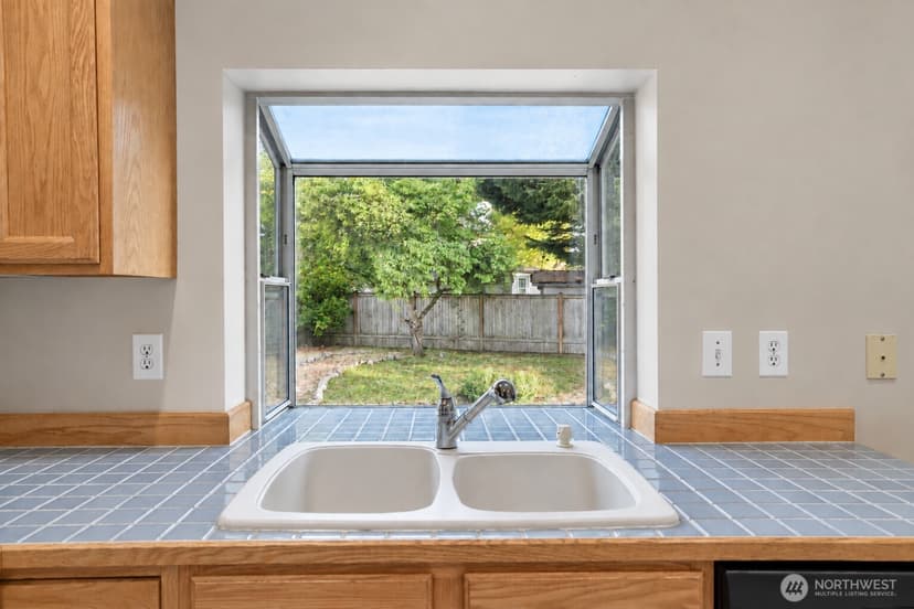 Property photo for 5806 151st Street SE, Everett photo 10