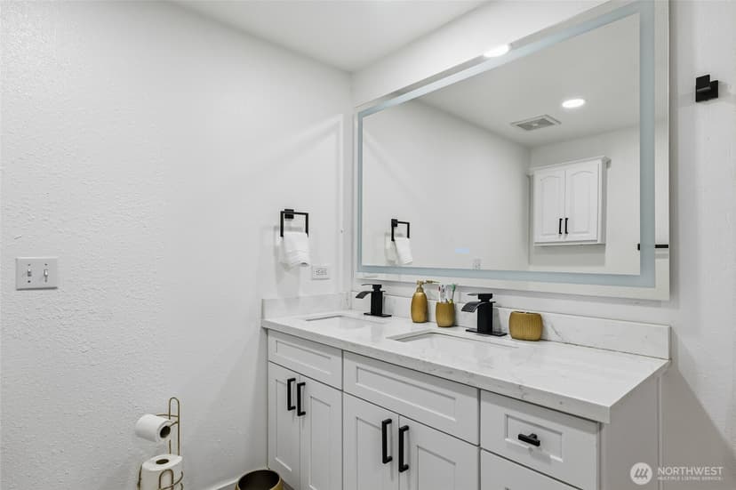 Property photo for 9727 60th Street W, University Place photo 18