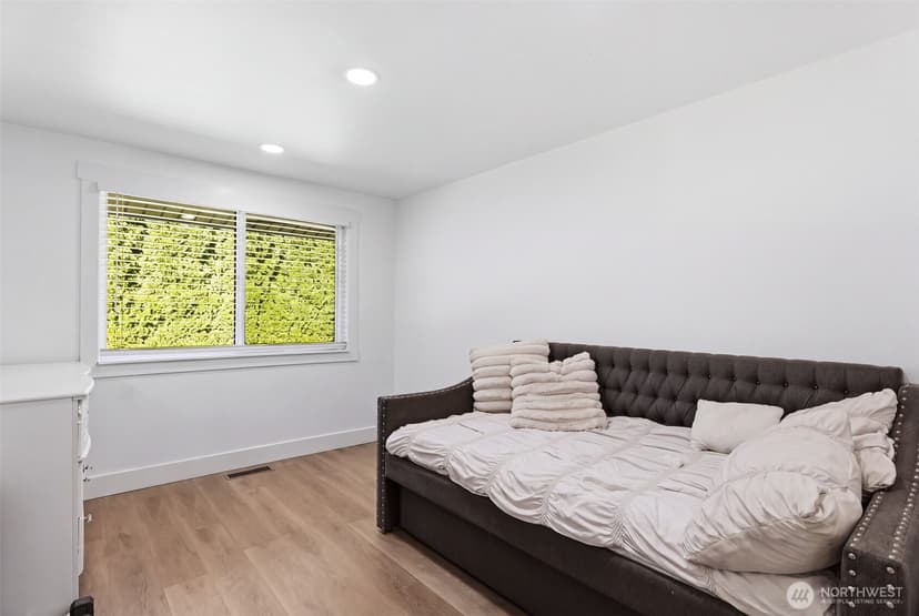 Property photo for 9727 60th Street W, University Place photo 21