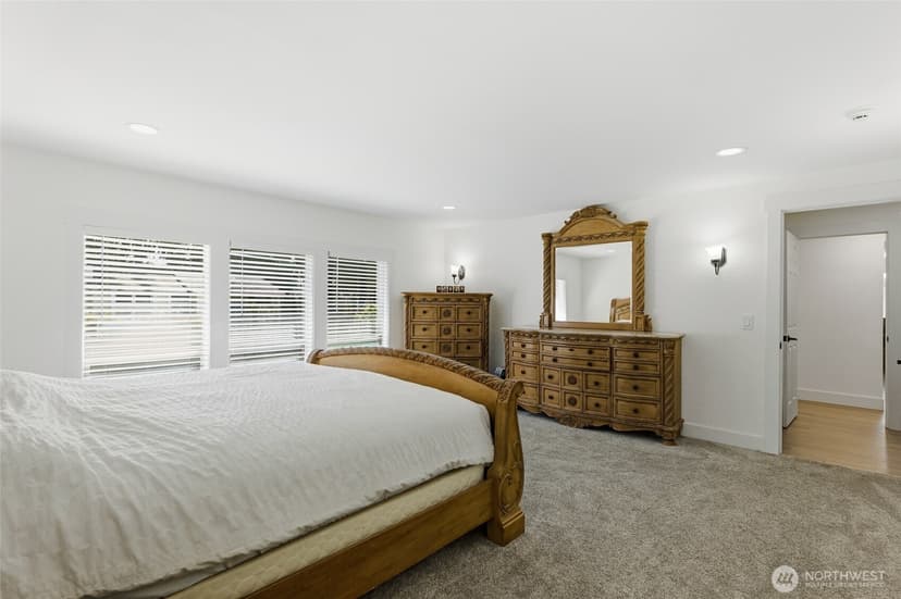 Property photo for 9727 60th Street W, University Place photo 14